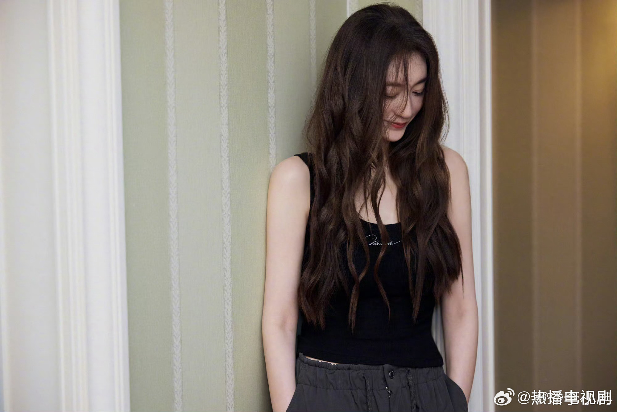 李小冉希望初舞台别摔跤李小冉初舞台真的鲨疯了！发挥稳定毫无失误，优雅大方魅力拉满