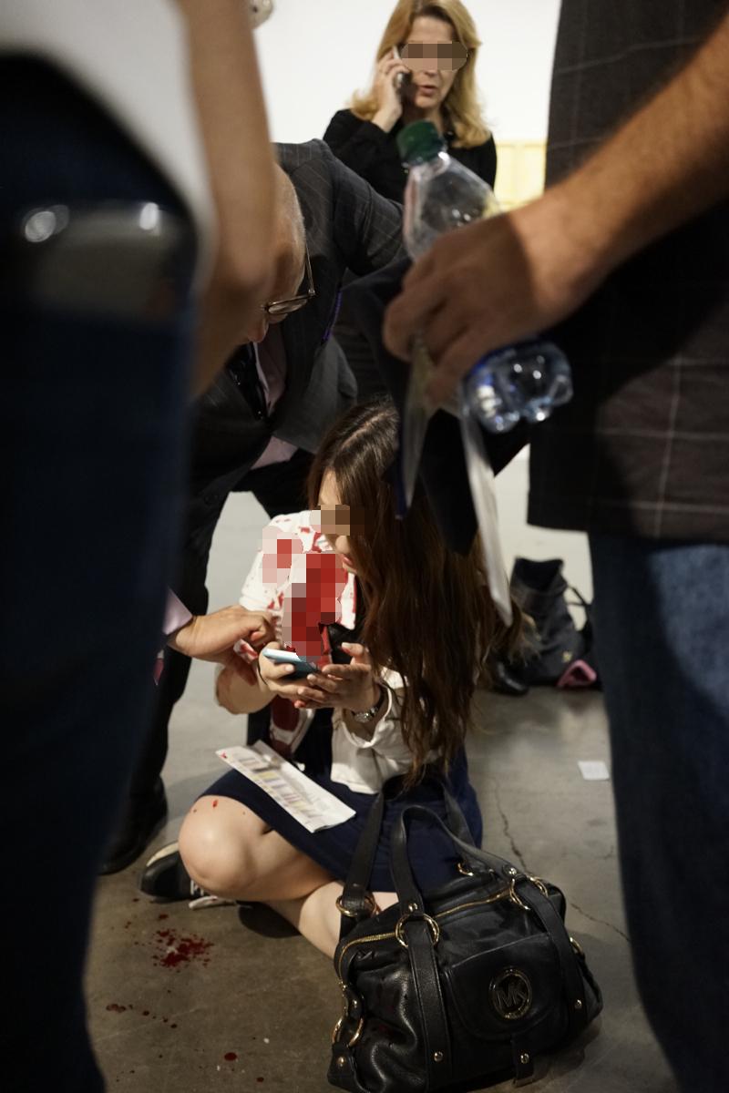 “无法无天了”！4月29日有消息曝出，澳大利亚悉尼市中心街头，一名23岁的中国女