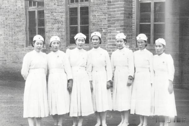 1946年2月3日凌晨，153名八路军伤员在一夜之间，被400名女护士全部杀害。
