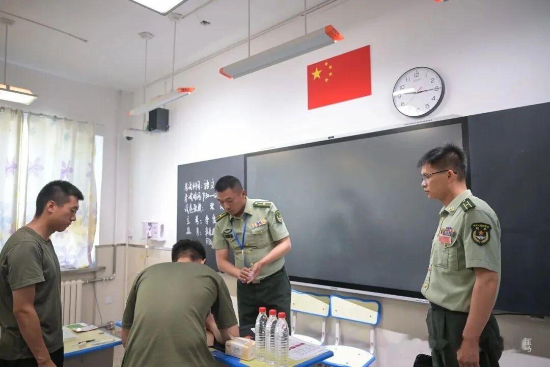 军校体检通过后，仍然有可能面临滑档，因为军校招生通常按招生计划数的3-5倍划定军