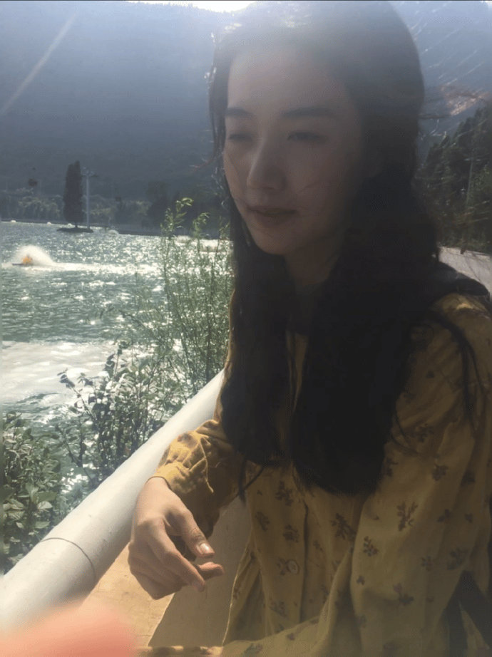 卢昱晓  喜欢自由鲜活的日常照 
