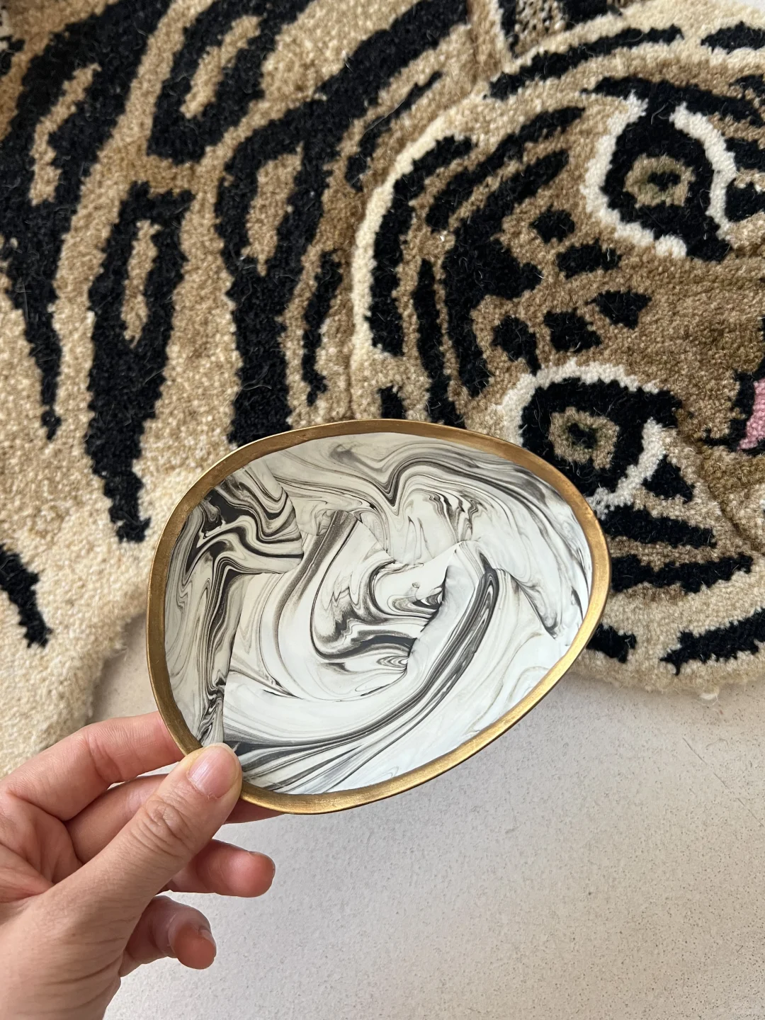 这样的小盘子可以用来干什么呢？