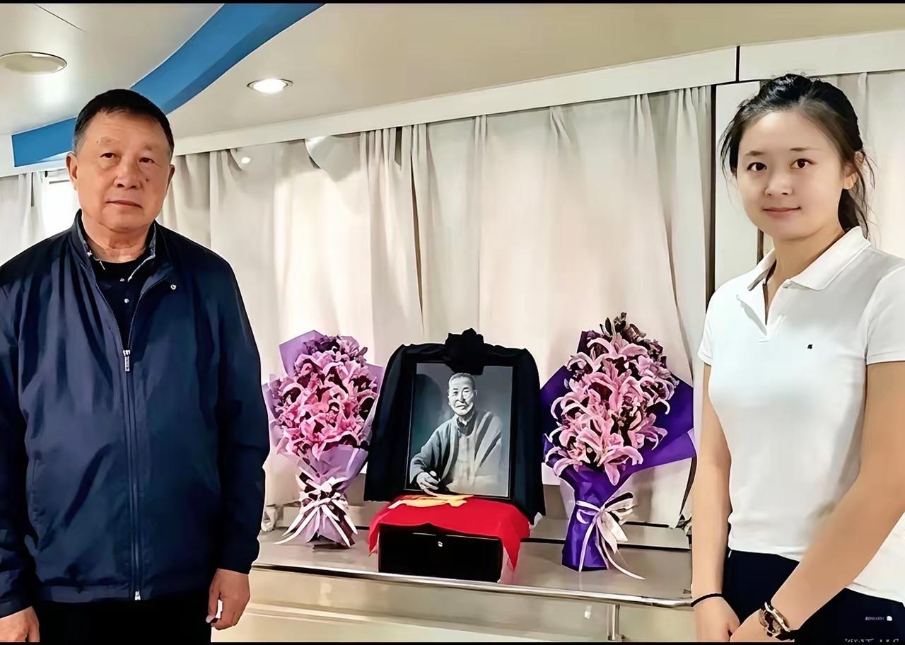 2016年2月，粟裕大将的夫人楚青离世，遗体告别仪式在北京301医院举办。楚青享