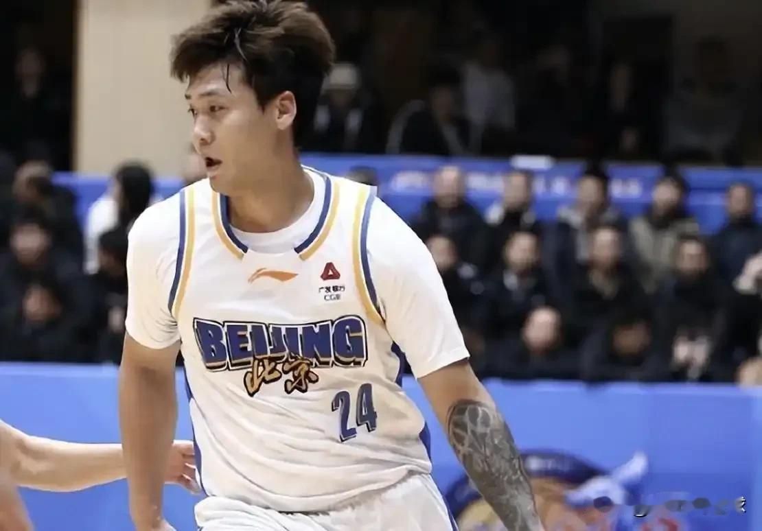 篮板定胜！今天北京男篮客场89-85力克新疆男篮，新赛季取得六连胜开局。本场比赛