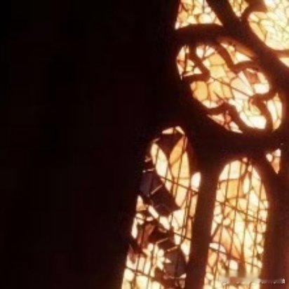 趁你现在还有时间，尽你自己最大的努力，努力做成你最想做的那件事，成为你最想成为的