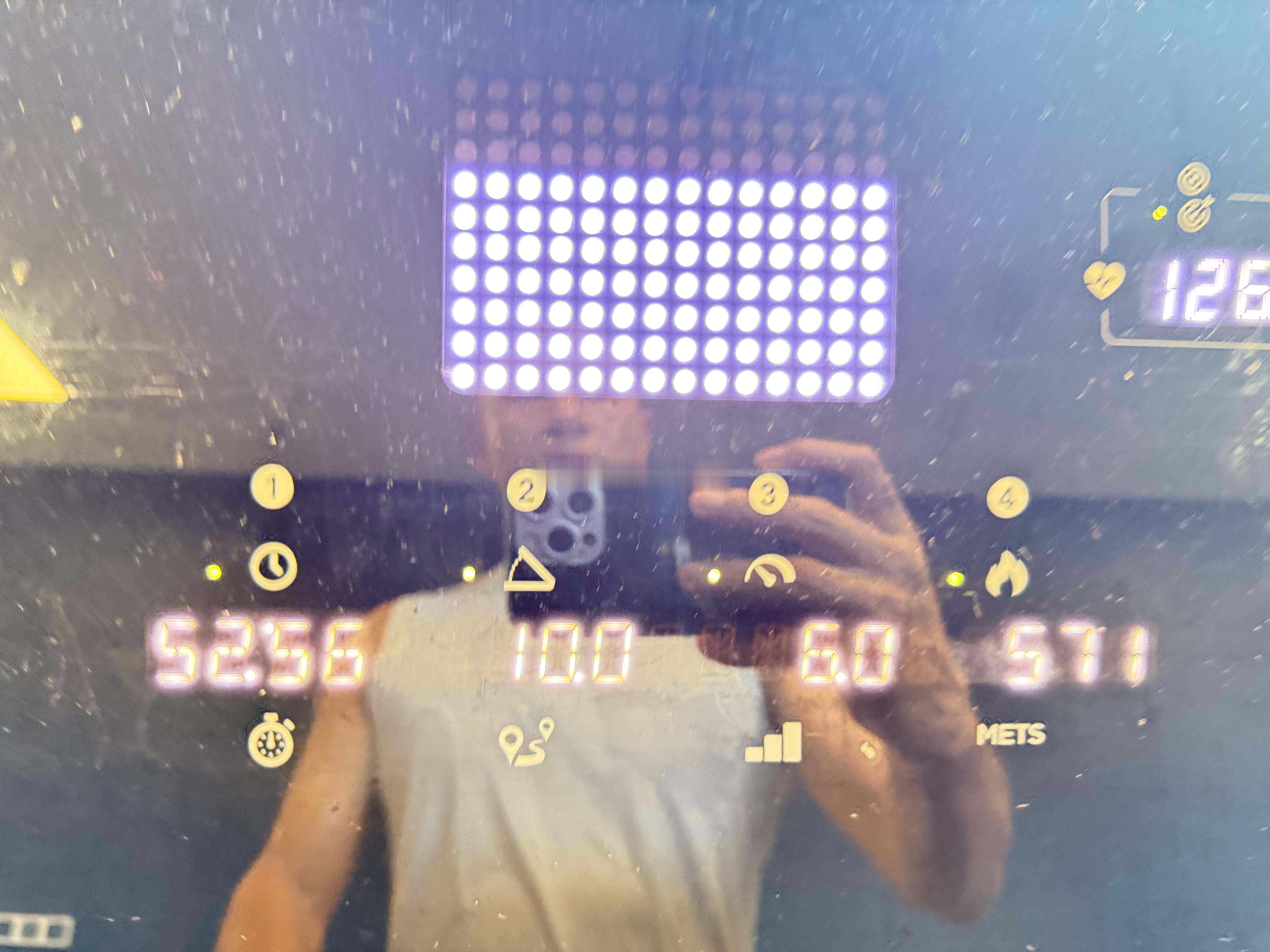 【做一个内心有光的人】内心有光的人，总是心怀善意。他们真诚善良、有人情味，能够尽