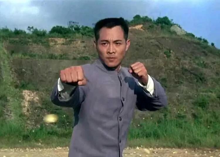 李连杰：以一生光影与坚守，发扬中华武术之魂
 
从全国武术全能冠军到享誉世界的功