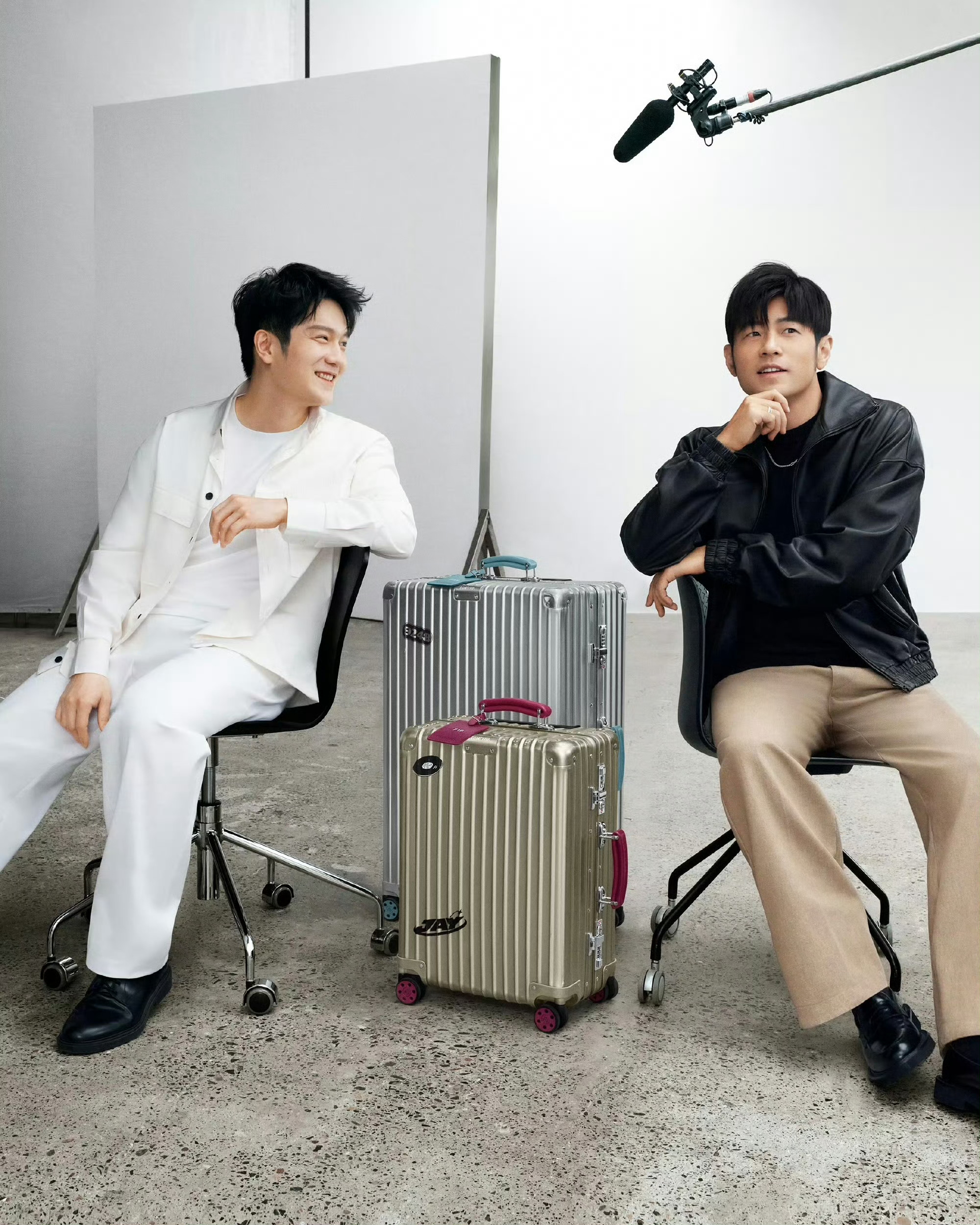 RIMOWA镜头下的周杰伦樊振东跨界碰撞太亮眼，乐坛天王遇上国乒主力，一来一回打