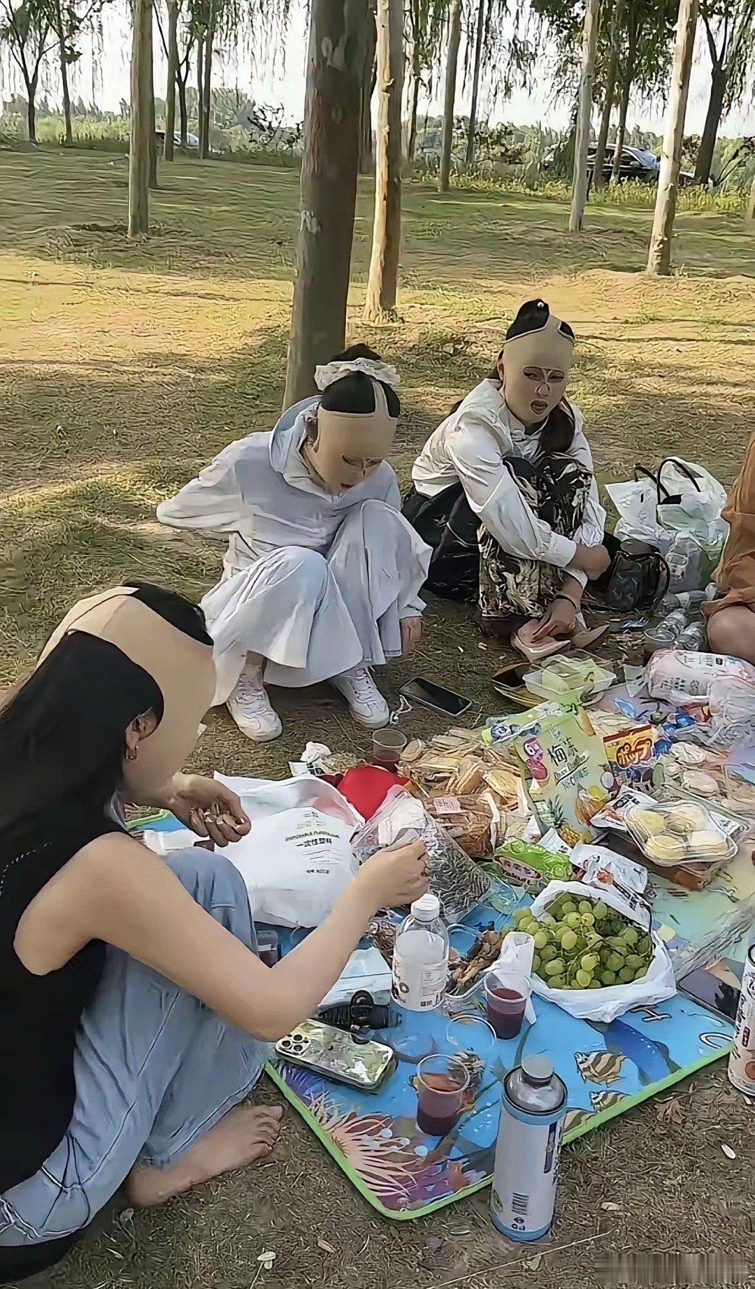 有必要搞成这样吗？这是怕什么 