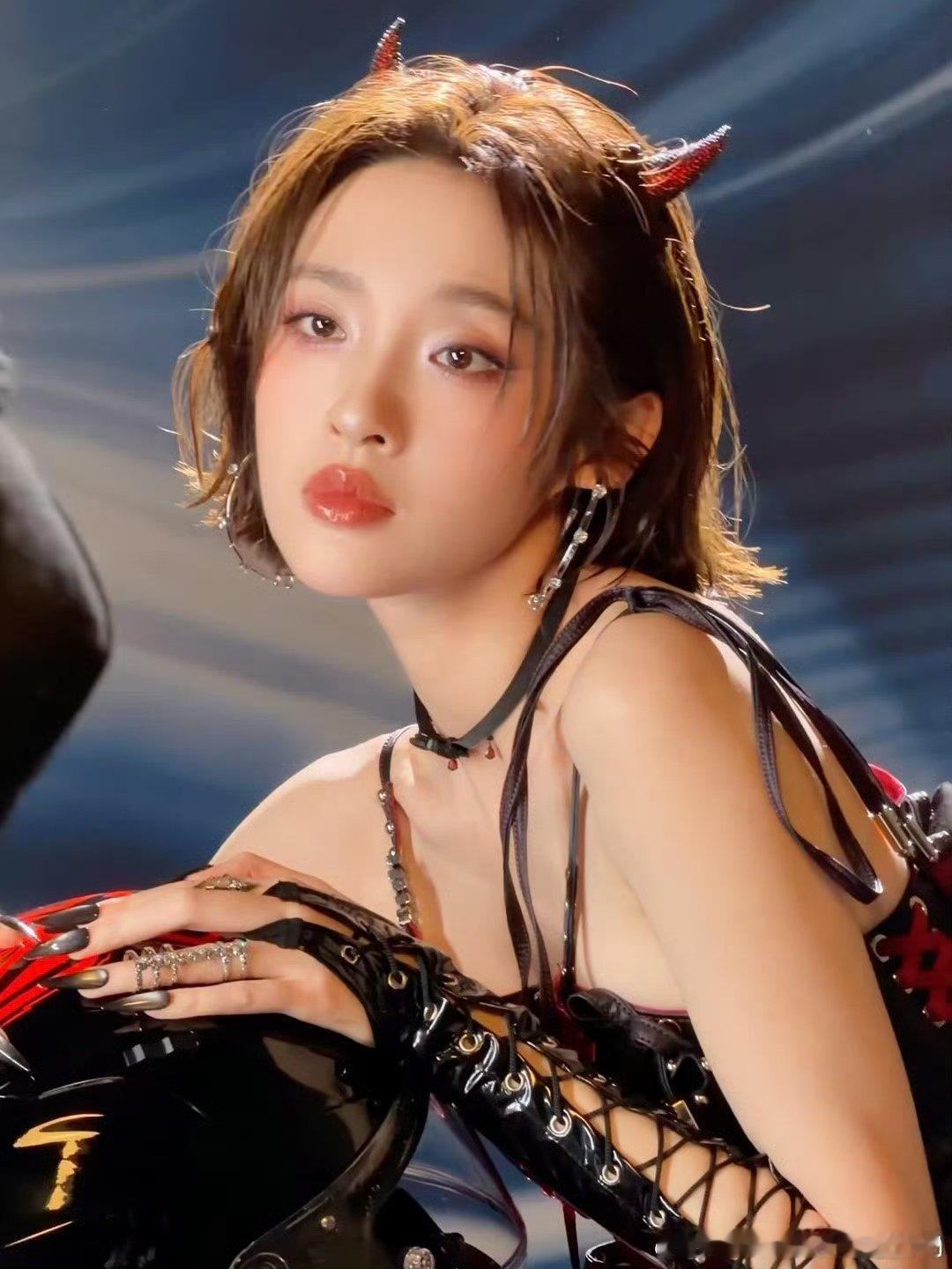 唐艺昕 大大方方乘风2026 被她的松弛感圈粉！不纠结完美，不刻意讨好，大大方方