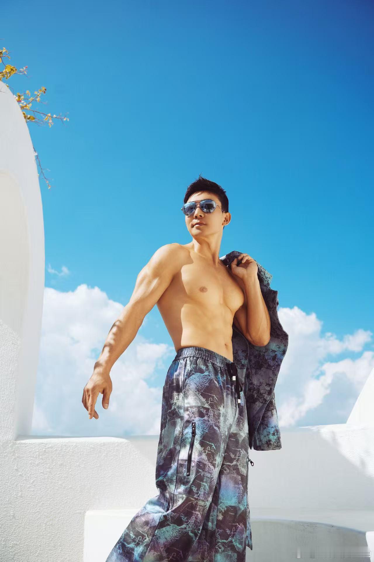 刘畊宏披荆斩棘直播刘畊宏把曹骏说哭了 刘畊宏没有讲大道理，都是很实在的心里话，恰