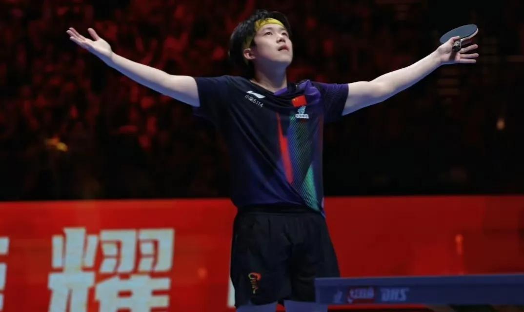 王楚钦第一次夺得世界杯冠军，
获得了9万美金！
七局大战顶住了所有压力，
夺冠那