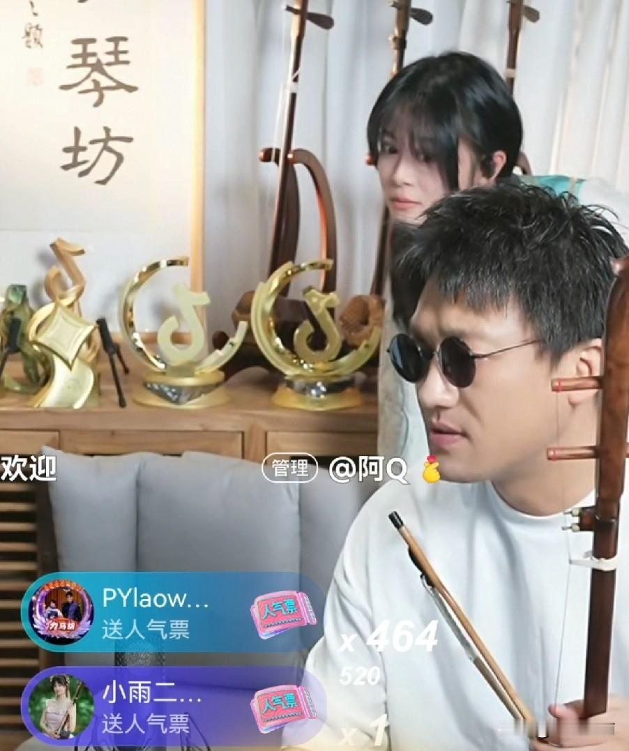 二饼又飘了，停播两个月，开播一小时，留下六万人下播了😅，是什么让二饼如此大的底