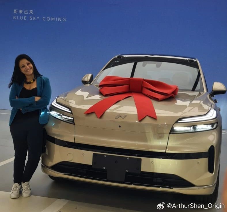 看到HCLTech的销售总监说他们公司最近在上海购买了乐道L90。要知道，她服务