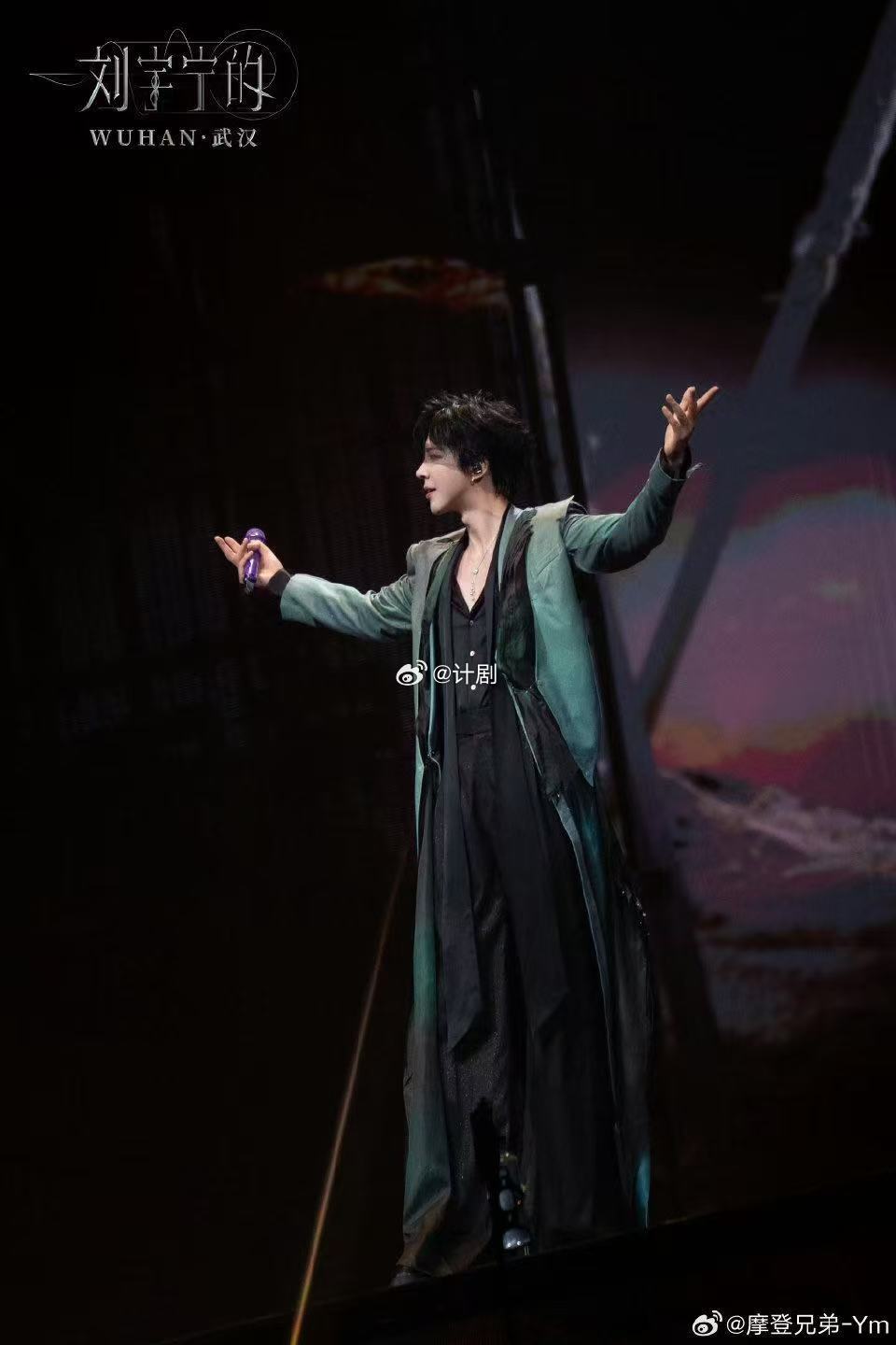 刘宇宁不太拿我当外人了 正琢磨他今天怎么不太对劲，结果他自己说了牙疼看牙麻药没过