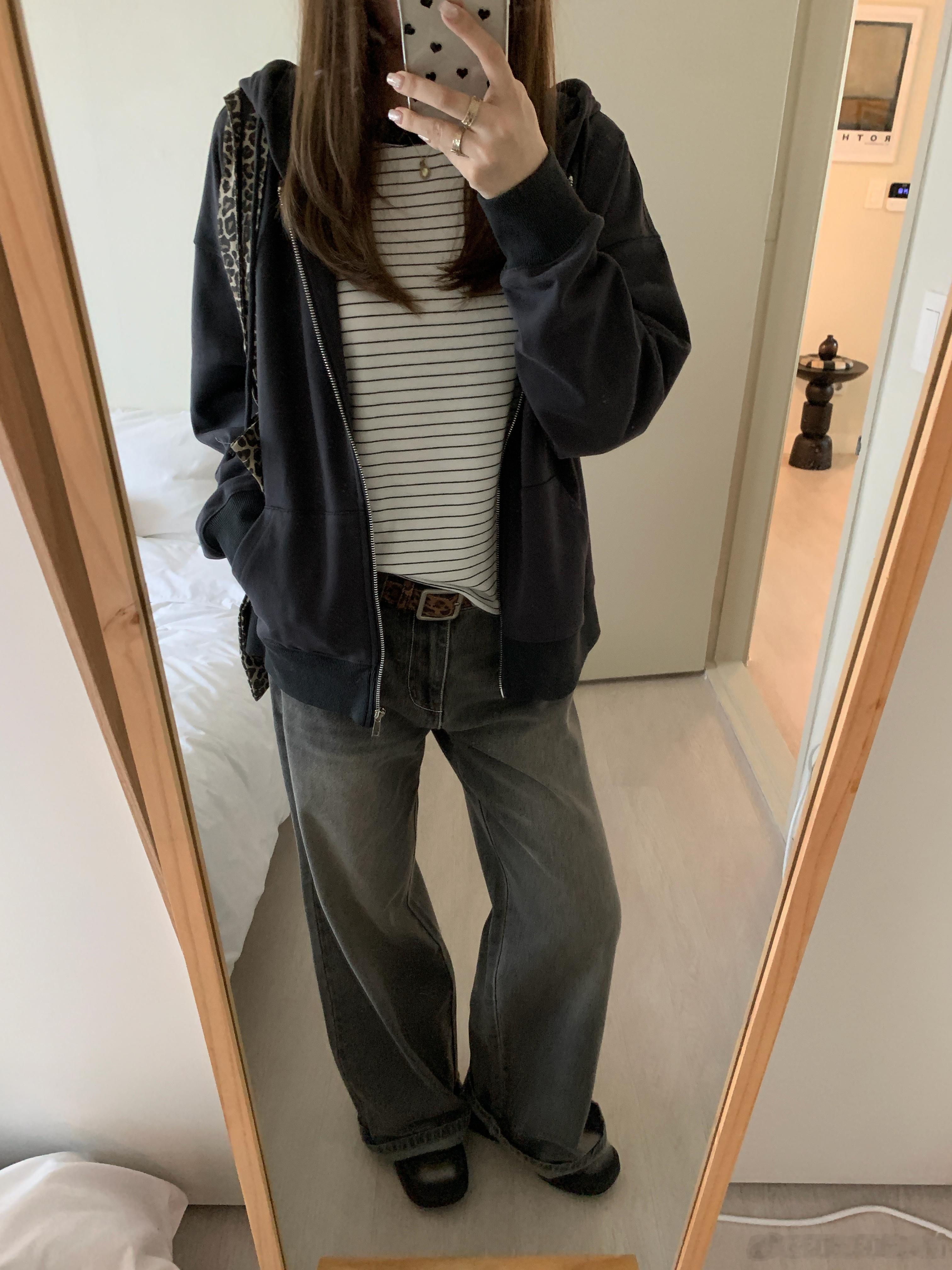 卫衣套装想要显瘦的直接选炭灰色！没办法 深色就是如此权威[喵喵]酷拽酷拽的 这套