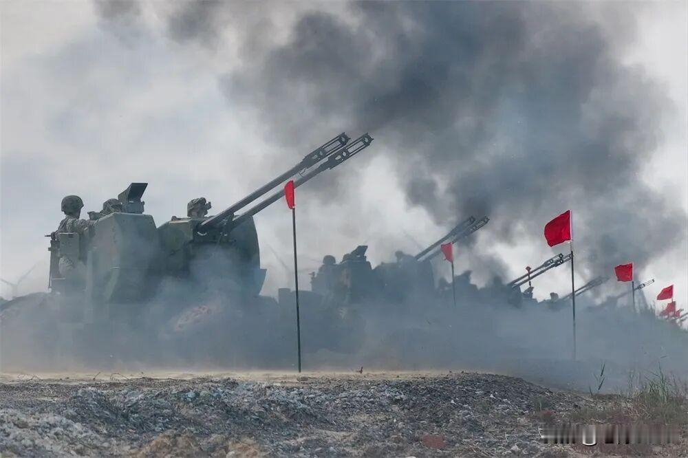 2026年6月，皖东某综合训练场内热浪翻滚，陆军第71集团军某旅的一场炮兵分队实