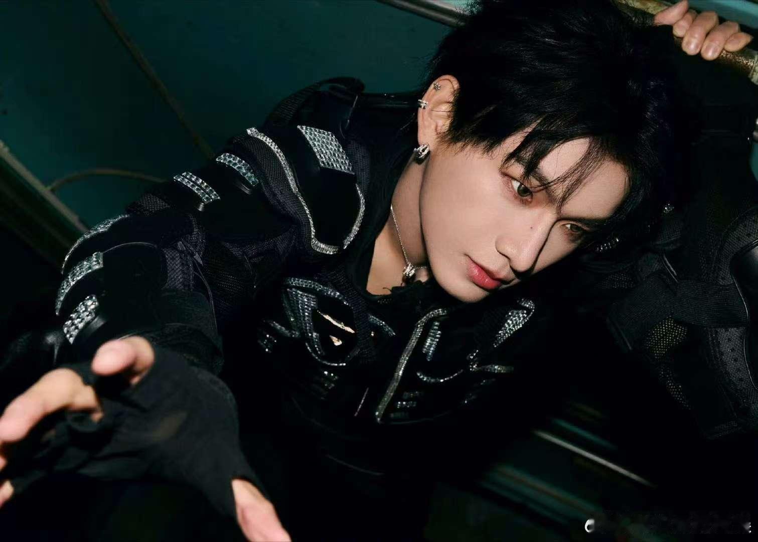 姚琛这段完播率100％ 姚琛这段表演直接炸场！动作和卡点超带感，完播率100％，