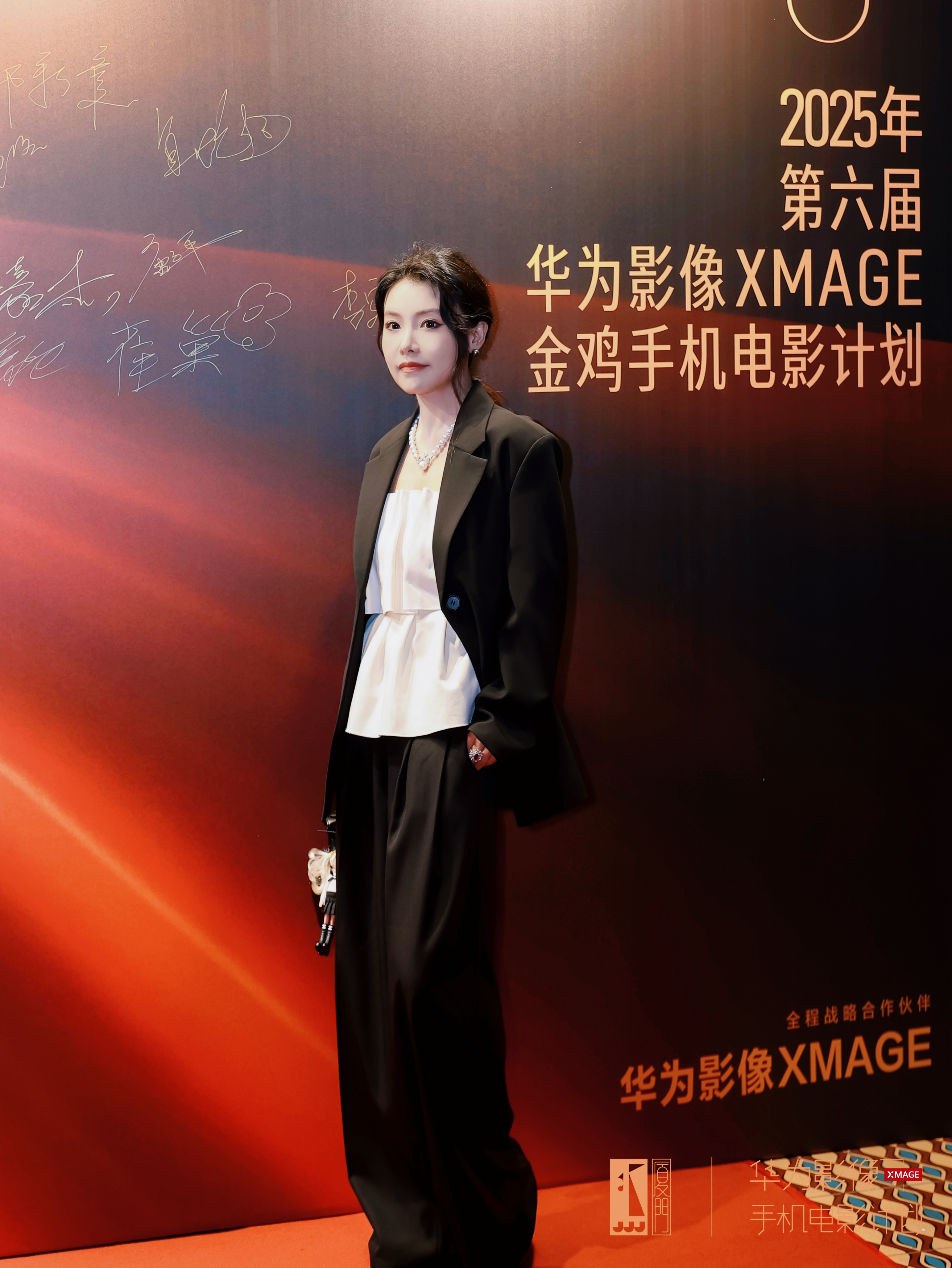 律师转行导演，我的首部手机短片入围金鸡啦十几年前坐在律所里的我，绝不会想到未来的