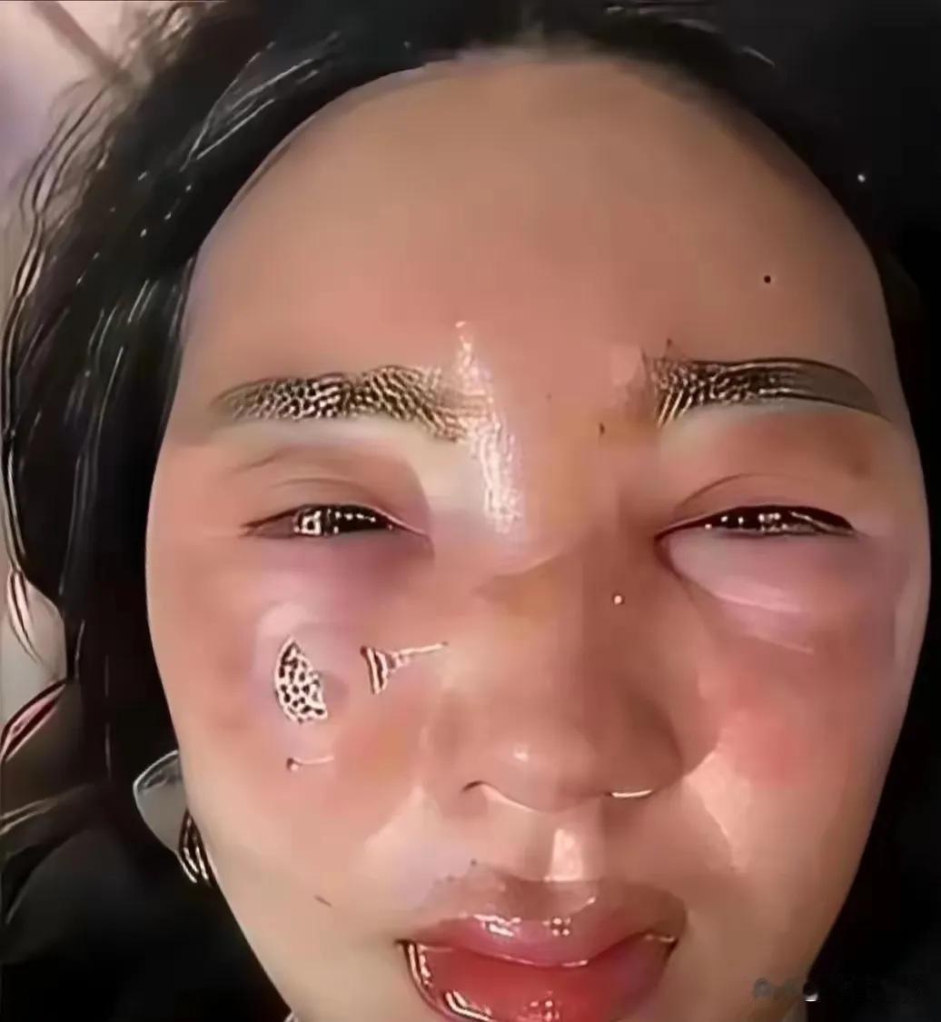 [求抱抱]九江一女子，习惯以自我为中心。用餐时，只因服务员忙碌没及时收拾饭桌，她