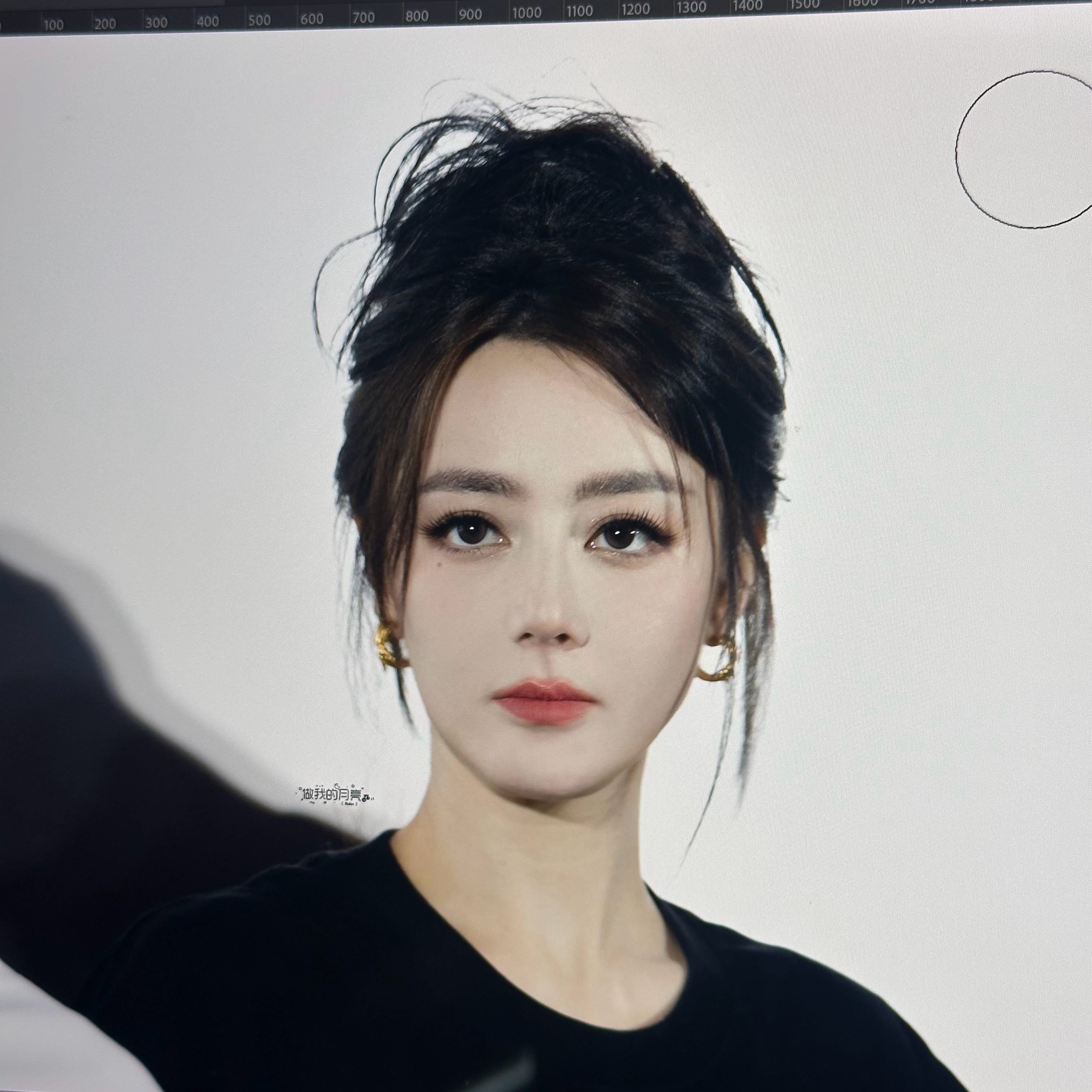 对着这张脸发呆半小时 