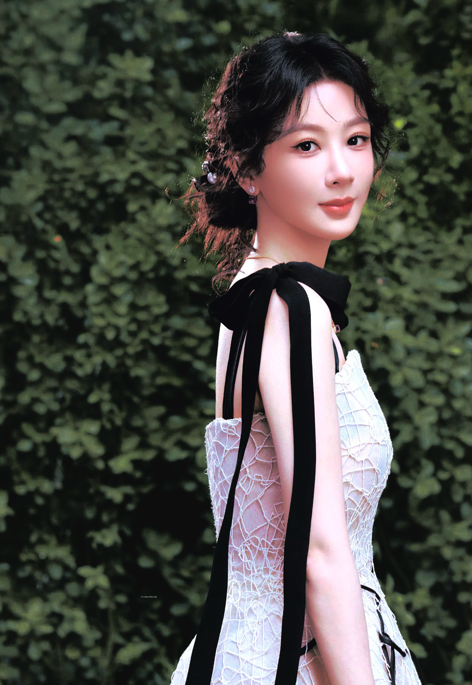 杨紫 yz杨紫董竹君yz杨紫玉兰花开君再来没人理解你的时候会一个人偷偷哭吗【杨紫