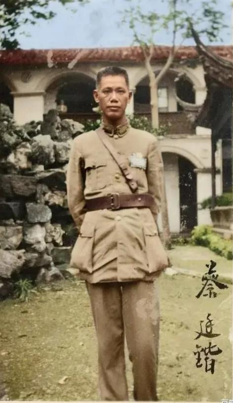 爱国将领蔡廷锴将军，拍摄于1932年5月20日，苏州第十九路军总部。

1932