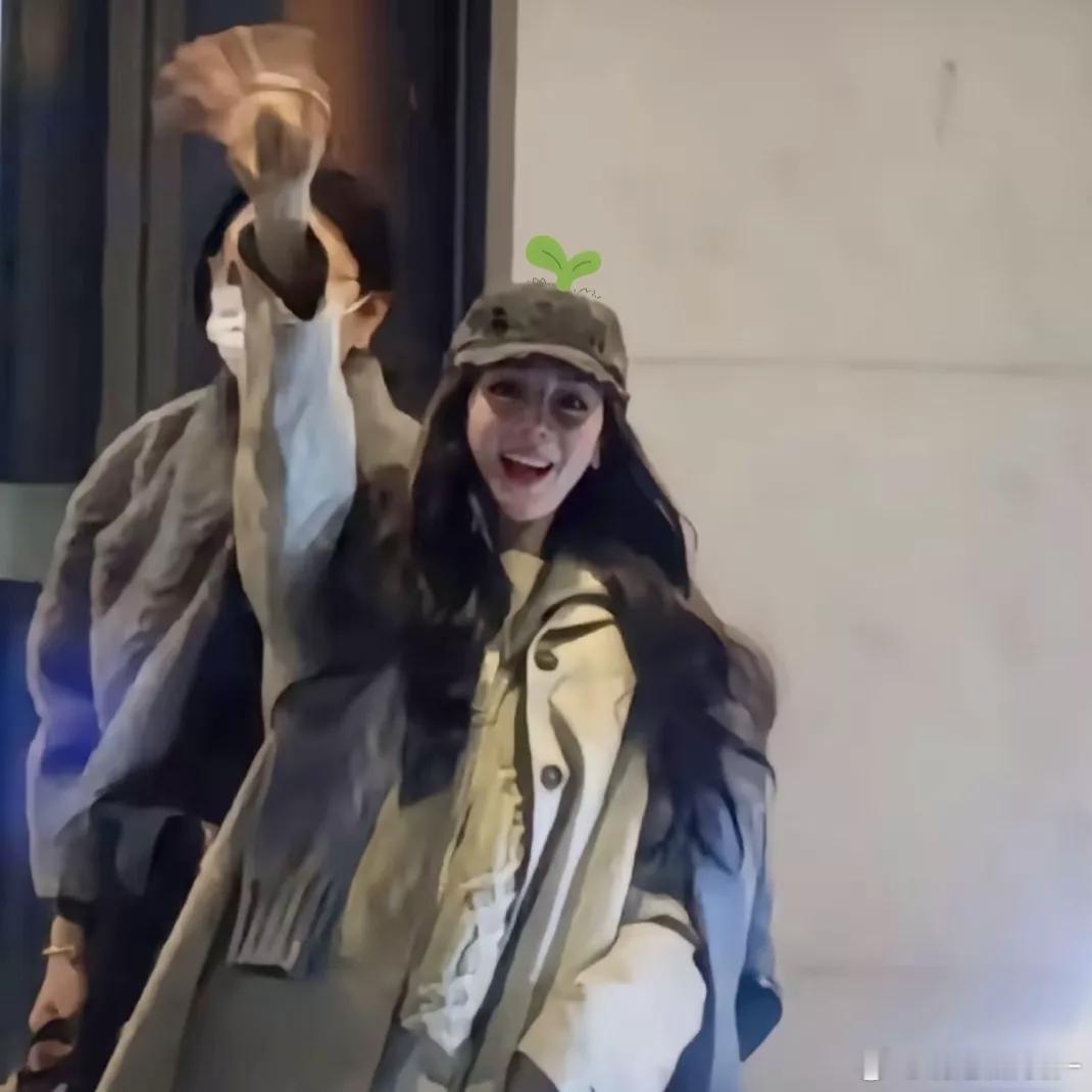 迪丽热巴钰珑 dlrb 迪丽热巴功夫女足 dlrb 迪丽热巴卫蓝“在壮阔的景色面