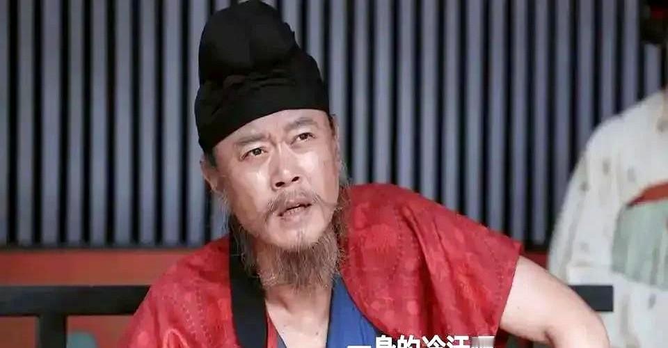 这是电视剧《长安的荔枝》中最荒唐的一幕:

岭南刺史何有光的红冠大将军战死，刺史