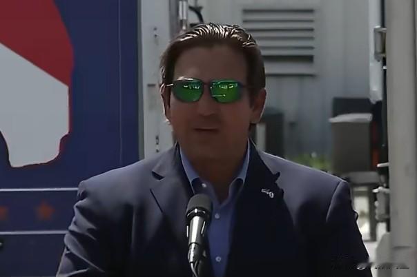 佛州州长德桑蒂斯嘲讽众议院民主党领袖杰弗里斯跨界威胁佛州重划选区:“有种就来佛州
