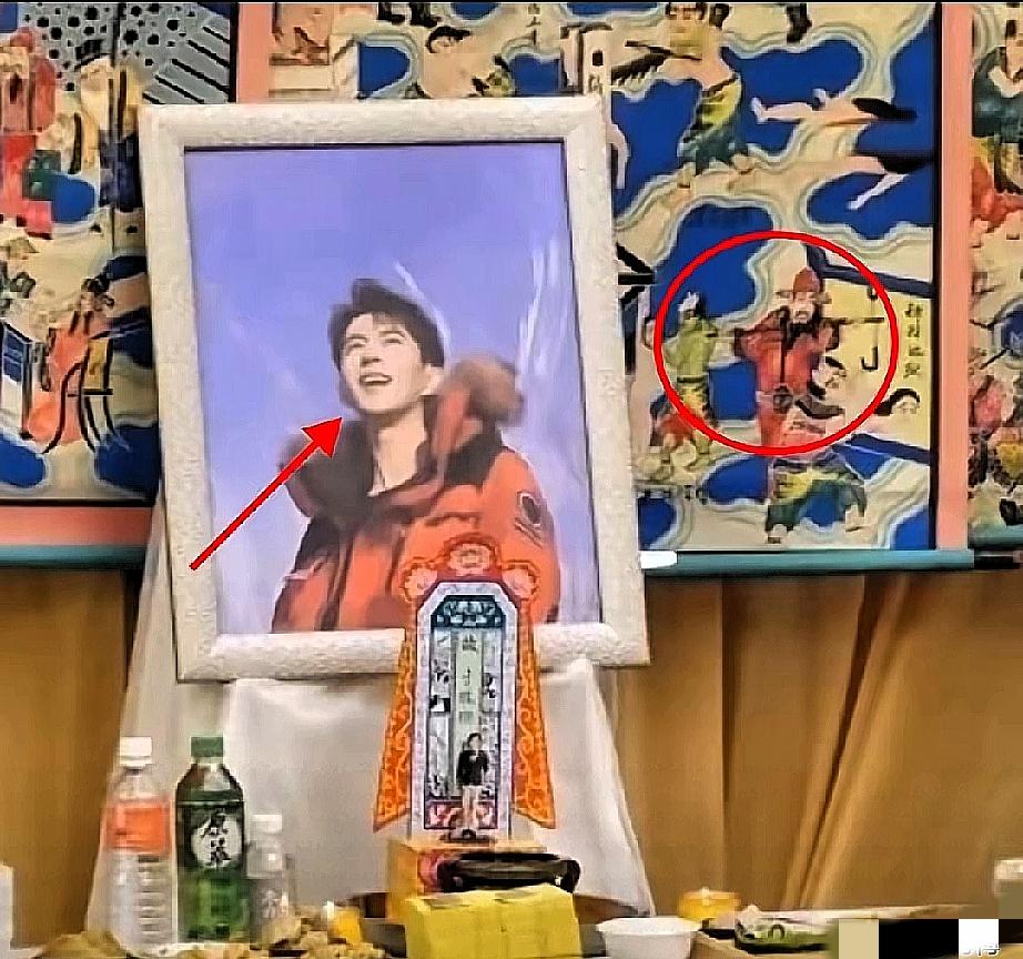 这不是八卦，这是一场跨越海峡的告别。孙爸爸在台湾为小鱼举行了法会，让他在另一个世