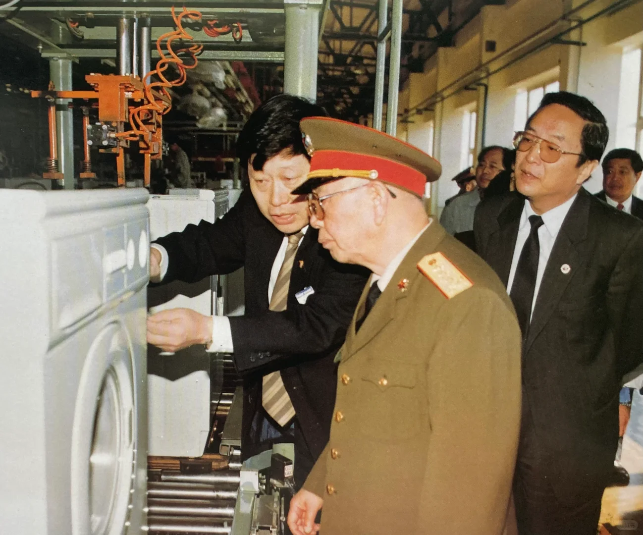 1995年10月在青岛海尔