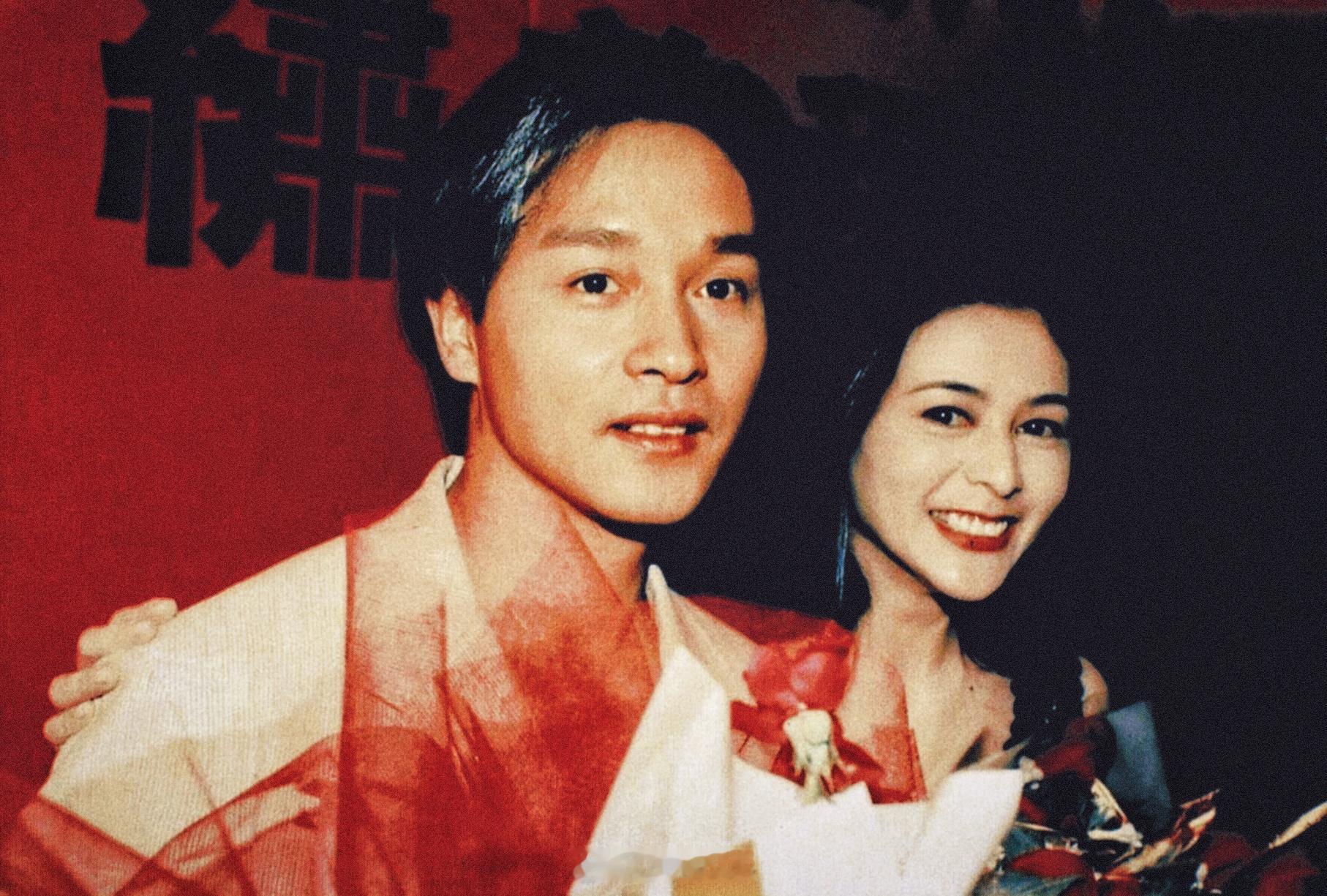 张国荣[超话]搭乘花絮去幕后 秀一把亮堂丝滑的胸肌[酷]——1994/8/4，【