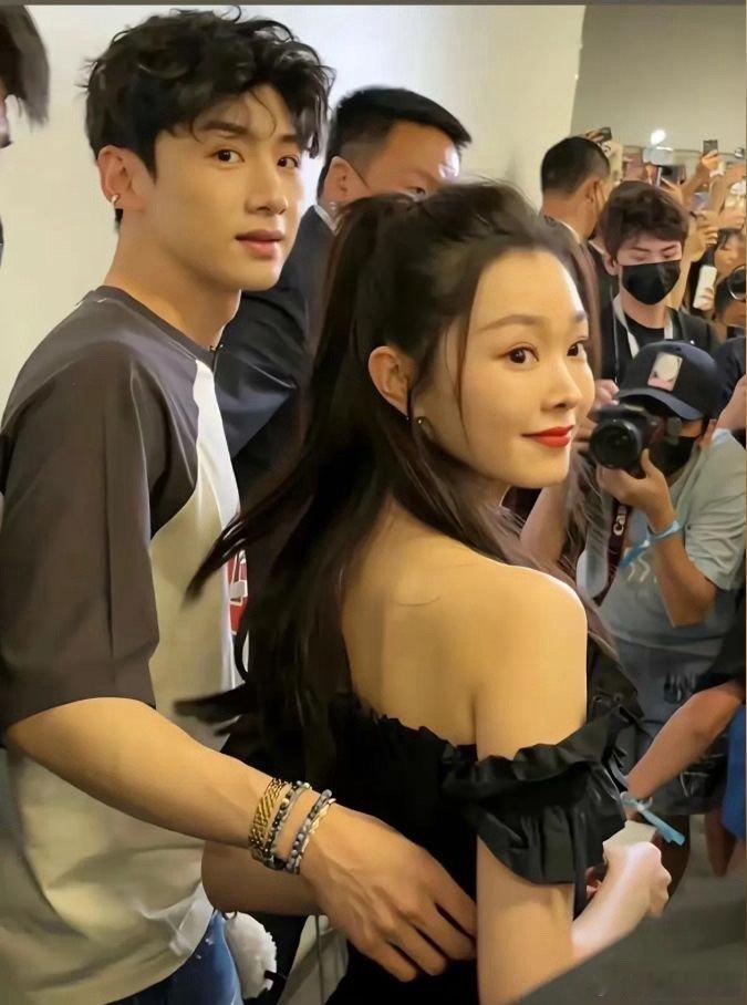 白敬亭宋轶从没官宣过恐怖...她怎么变这样了?!! 