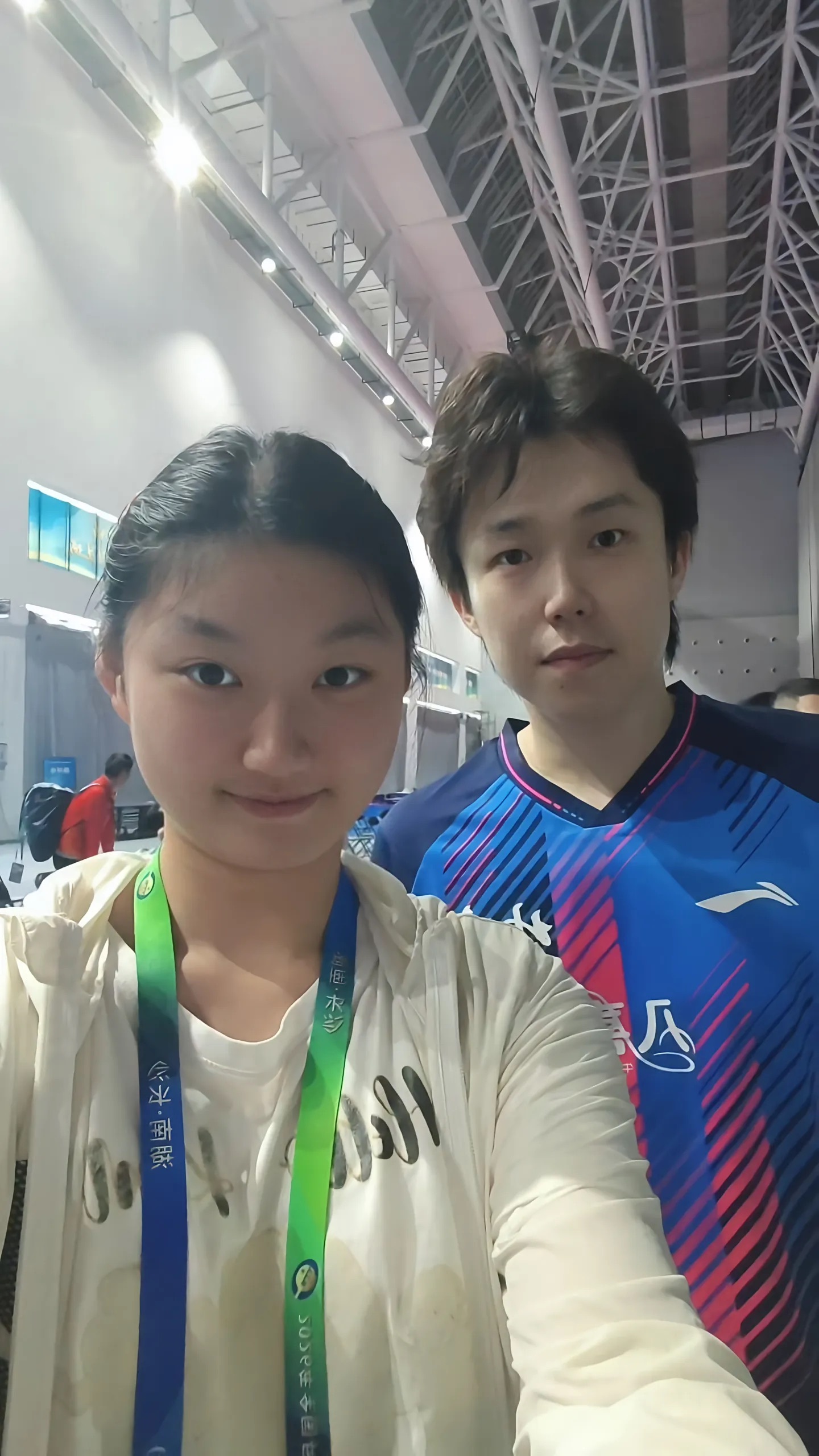 小王小莎合影时间到⏰ 
