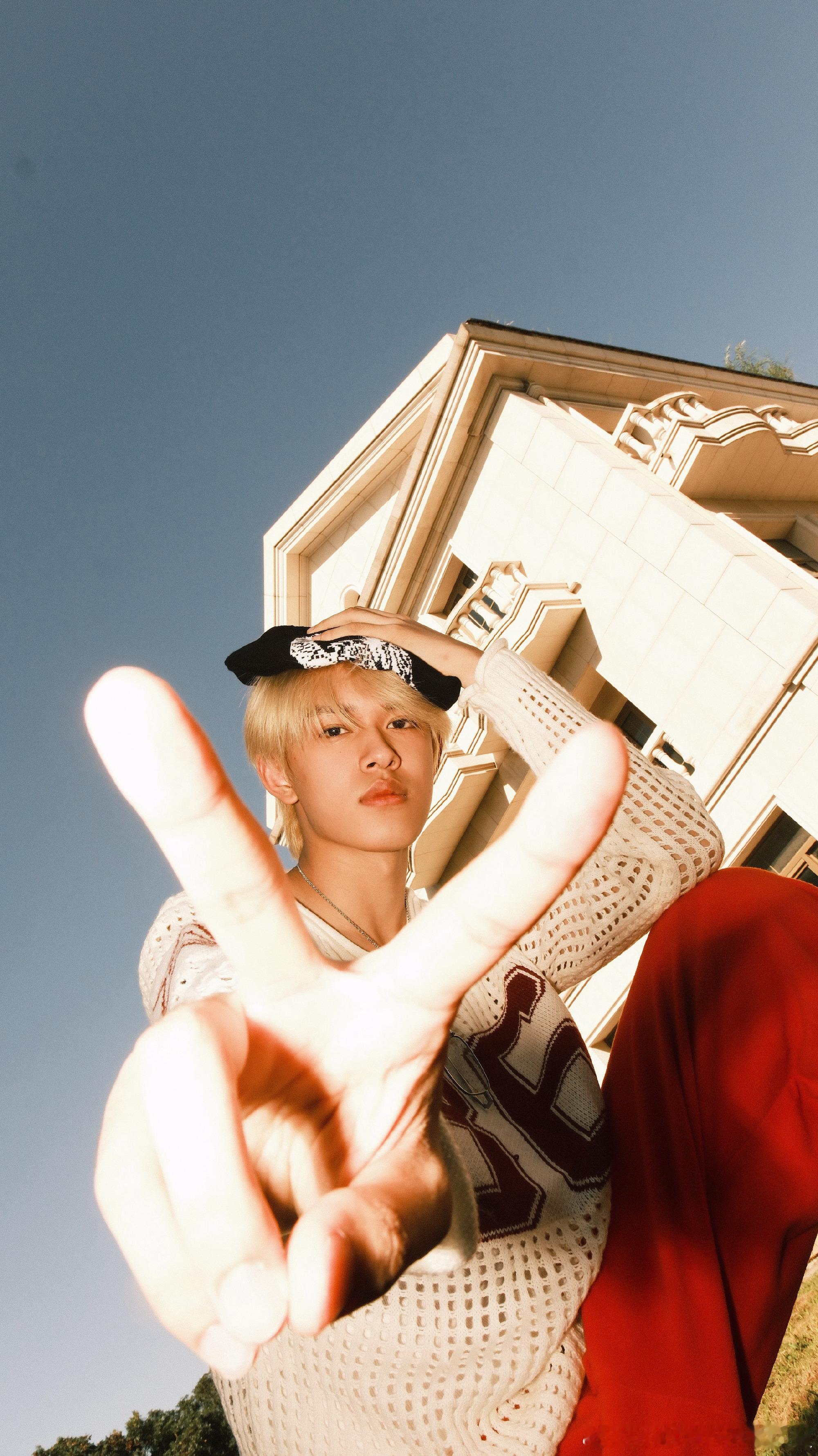 曝私生偷了张极养的鸡谁看了不气不心疼？的私人生活被搅得一团糟，连养只小鸡都要被惦