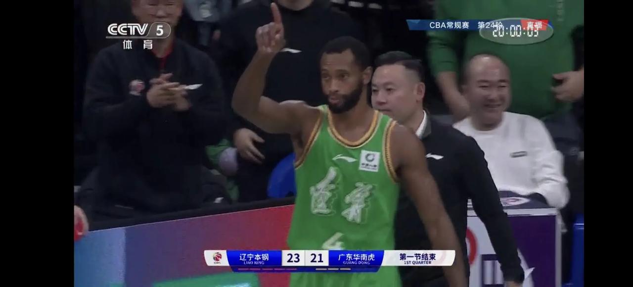 辽粤大战，从来就不会让球迷失望，第一节结束，辽宁23：21广东：
1、健康的周琦