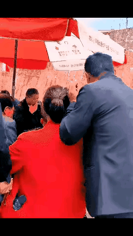 对这两位您怎么评价？您身边有这样的人吗？如果有的话，赶紧离开他！