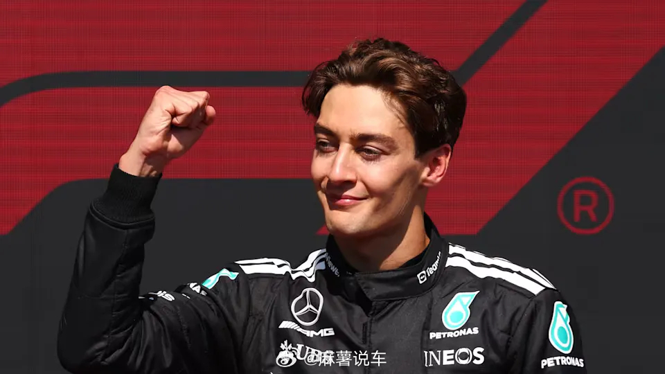 F1车手拉塞尔求婚成功爱情事业双丰收！恭喜拉塞尔，好幸福