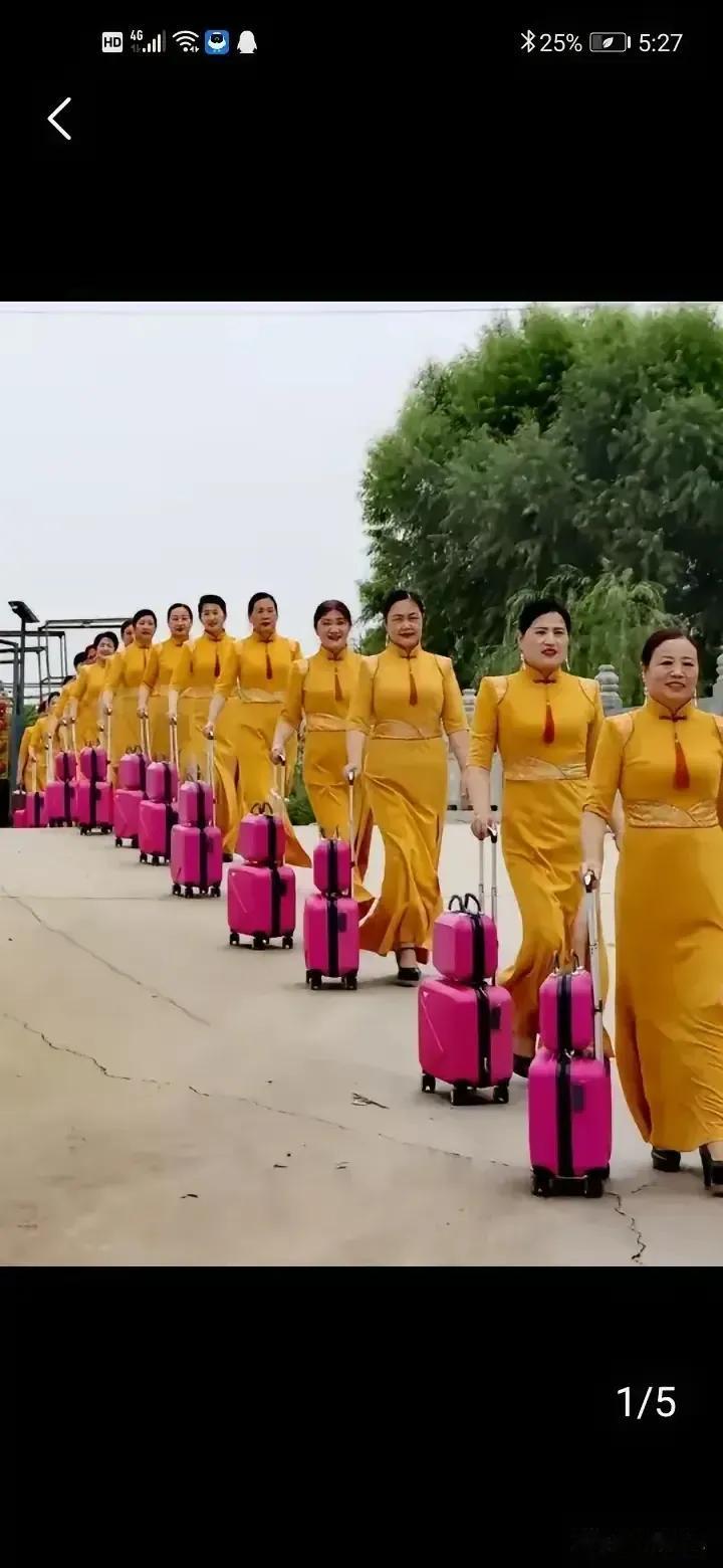 奶就是女王，自信放光芒。