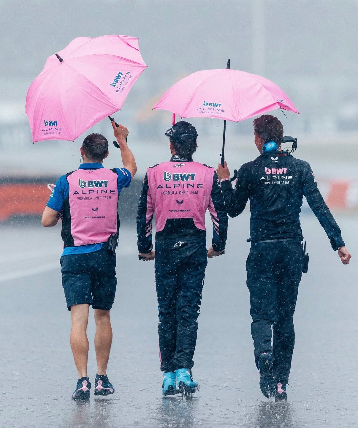雨中☔粉色系🩷AlpineF1[超话]2026f1巴林大奖赛雪邦站 ​​​