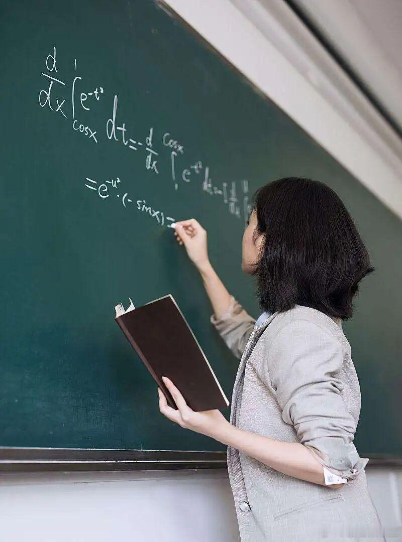关于“车门贴胶条事件” 我简单分享一下个人看法首先我没有对任何人有看法，不理解，