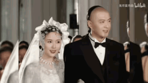 颜丹晨的民国婚纱造型真的美得发光！明眸善睐，不愧是最美嫦娥。 ​​​