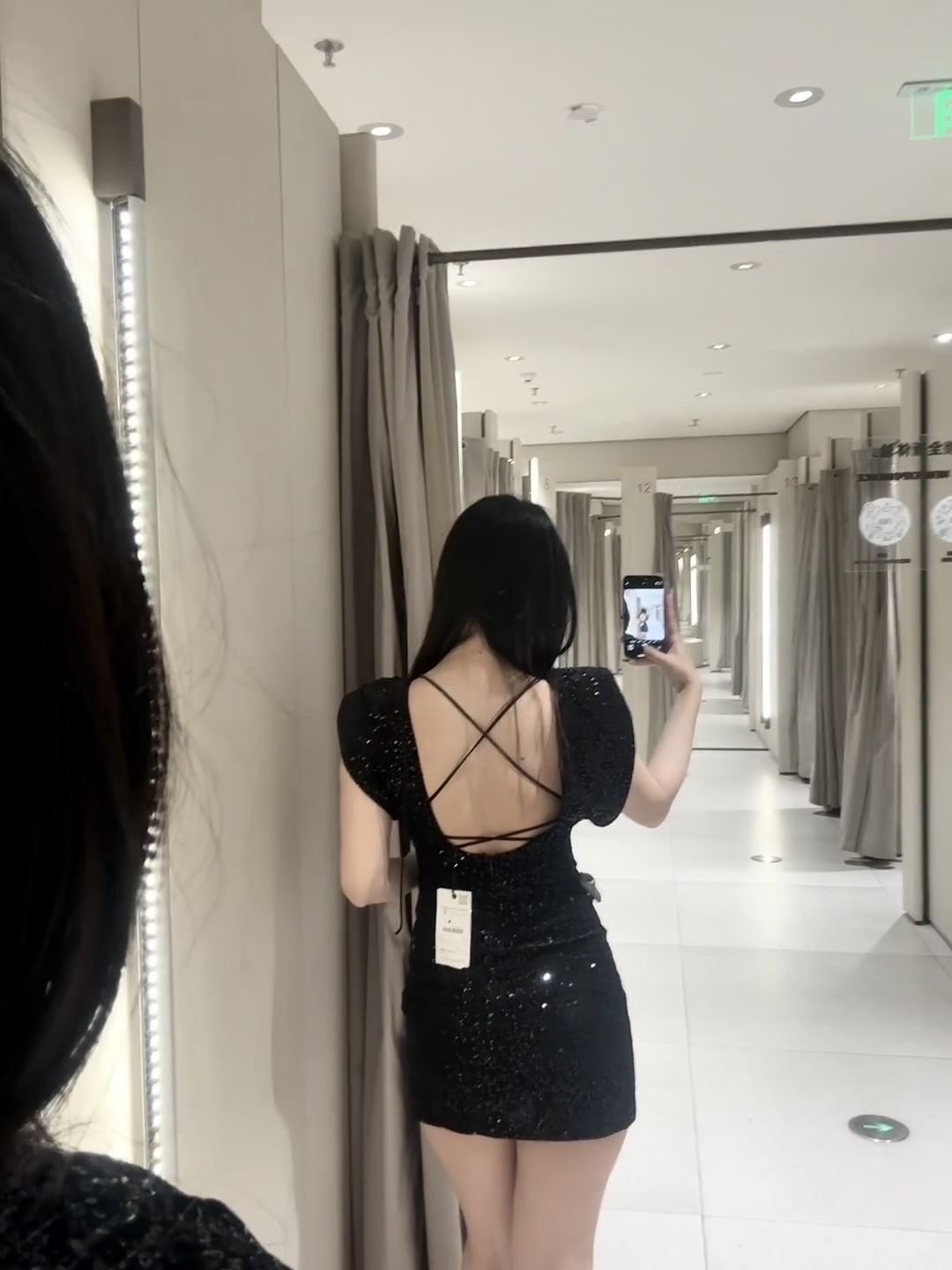 看看zara哇塞穿搭 ​​​