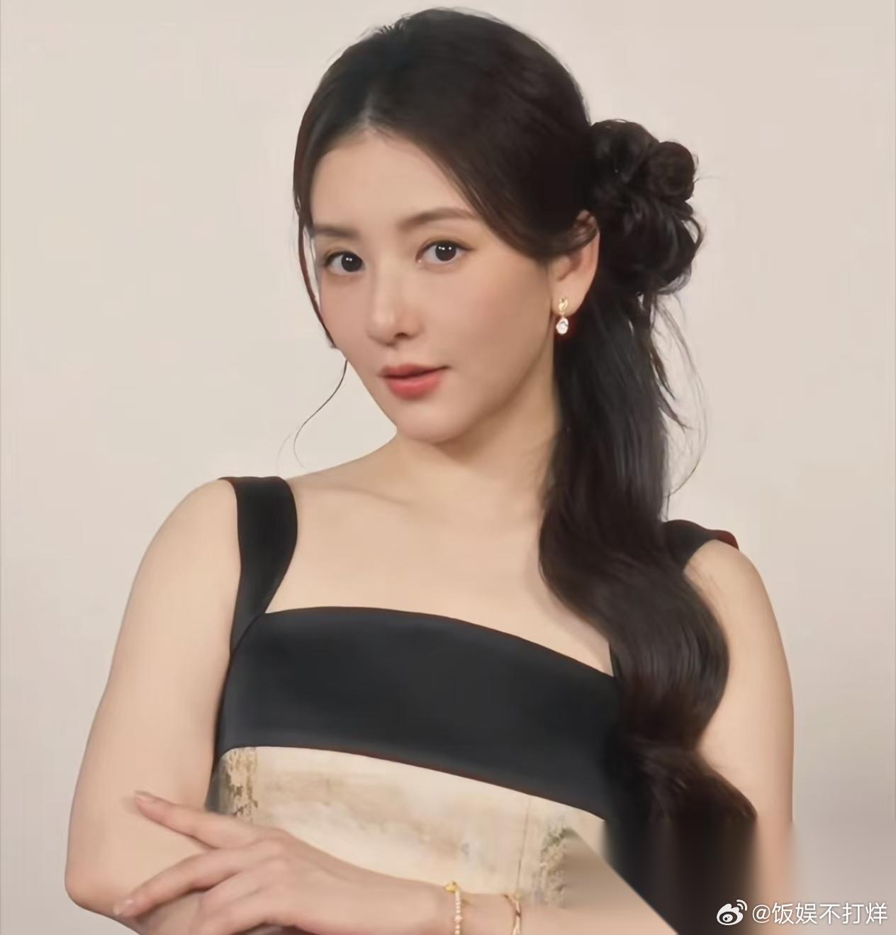 大家别再羡慕方媛了 郭富城能那么维护她 是有原因的，就她身上的一个点，一般人还真