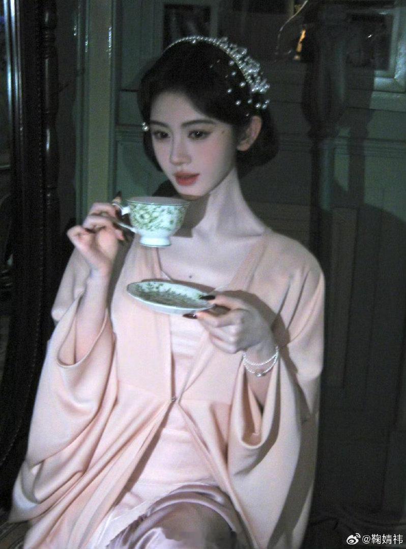 鞠婧祎 留洋千金和闺阁小姐的故事 