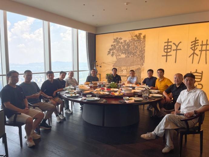 十三.东哥饭局（115期，杭州站）
1） 中国股市不适合散户，牛市20%能赚钱，