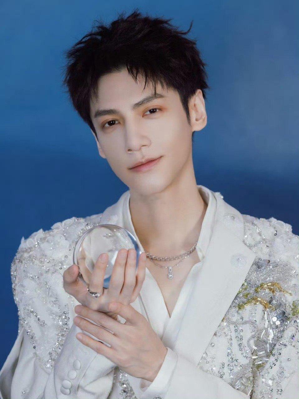 终于等到罗云熙的唐俪辞售后 水龙吟剧集演唱会不仅是一场演出，更是一次情感的回溯。