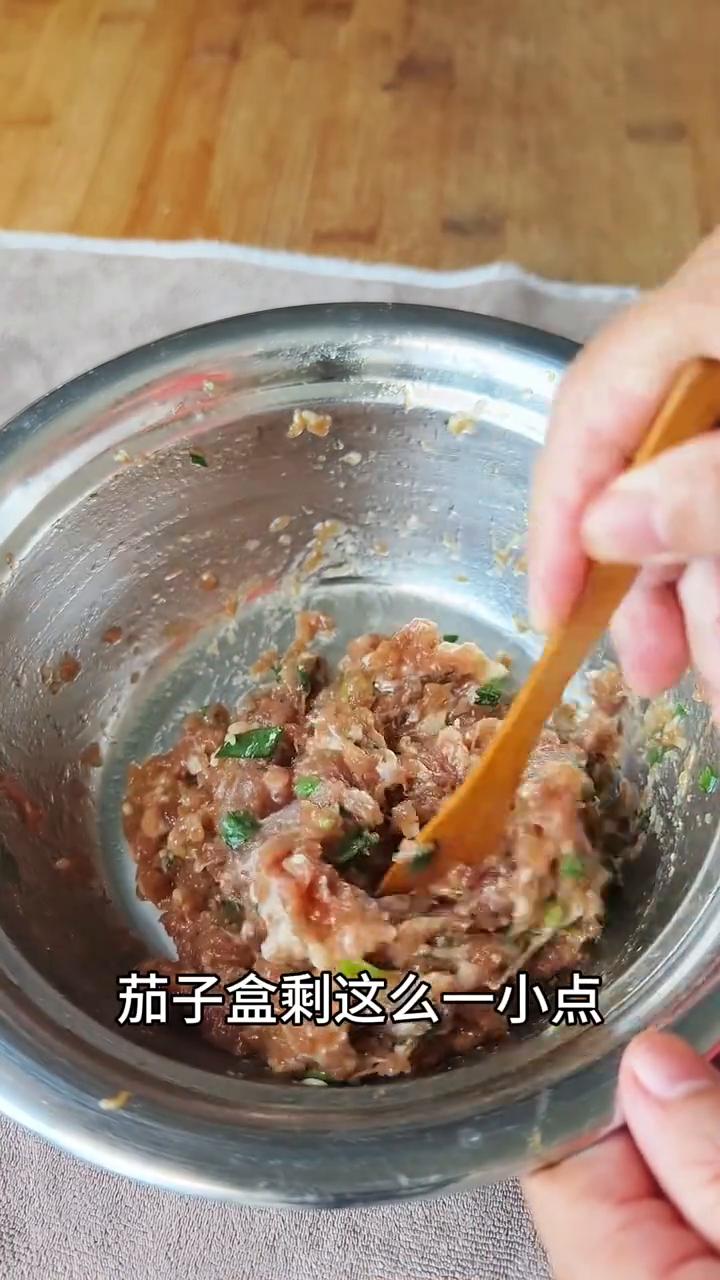 白菜肉丸豆腐汤。
小白菜肉丸豆腐汤真的老鲜了，吃着口感一点都不腻，汤一点都不带剩