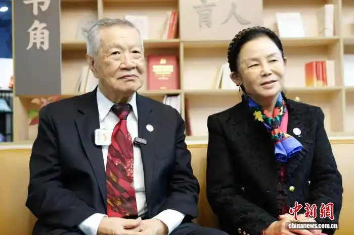 李昌钰最尊敬的人是母亲【“华人神探”李昌钰去世 曾勉励中国学子“困难时唯一不能做